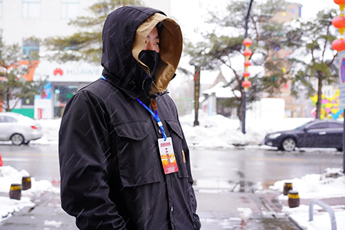春雪中的守望者：疫情不除，我們不散