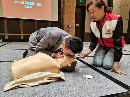 “護(hù)航長白山旅游服務(wù)，獻(xiàn)禮建黨百年”救護(hù)培訓(xùn)活動